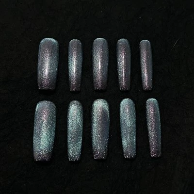 Cat Eye Gel Monochrome Nails